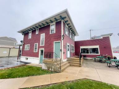 Main picture of 628 W State St