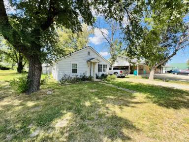 Main picture of 410 S Oak Ave