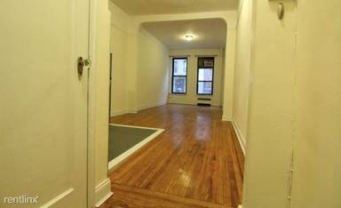 Main picture of 409 E 81st St