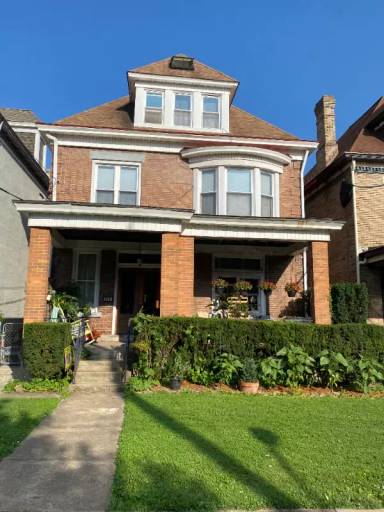 Main picture of 1132 Portland St