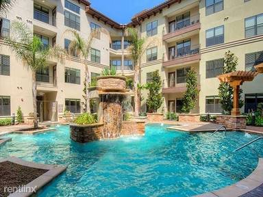 Main picture of 4737 Lexington Blvd