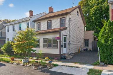 Main picture of 89 Spring St