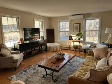 Main picture of 222 Brook St