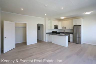 Main picture of 2440 8th Ave
