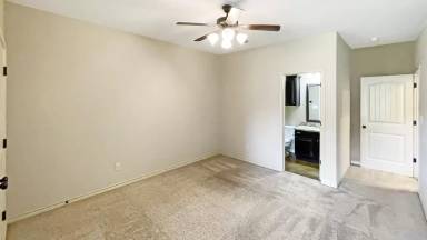 Main picture of 3008 Papa Bear Dr