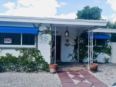 Main picture of 1043 NE 16th Ter