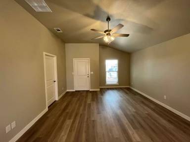 Main picture of 2909 Bryan Ave