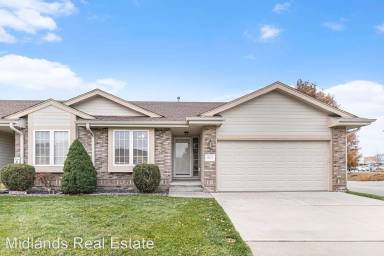 Main picture of 16617 Drexel St