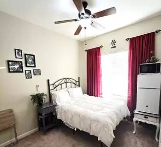 Main picture of 1048 S Carriage Ave