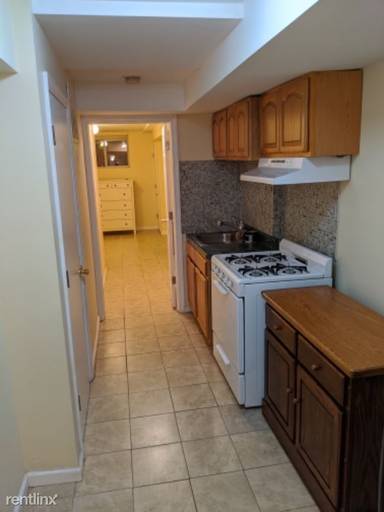 Main picture of 881 Travis Ave