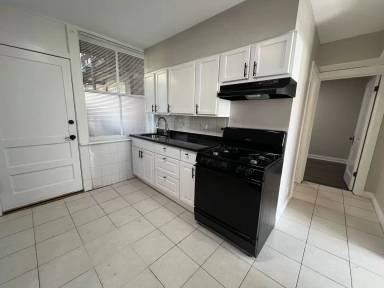 Main picture of 3901 W Schubert Ave