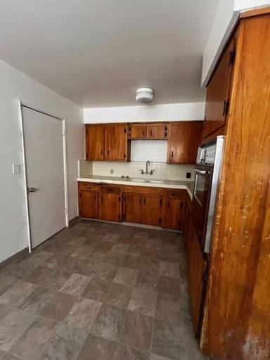 Main picture of 5800 Midas St