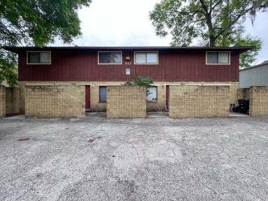 Main picture of 517 SW 67th Ter