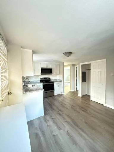 Main picture of 8 Lanesboro Rd