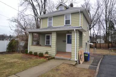 Main picture of 623 Ridgewood Rd