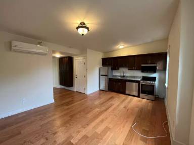 Main picture of 33 S Lake Ave