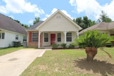 Main picture of 215 Wildflower Ln