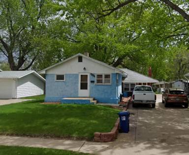 Main picture of 1204 S Van Eps Ave