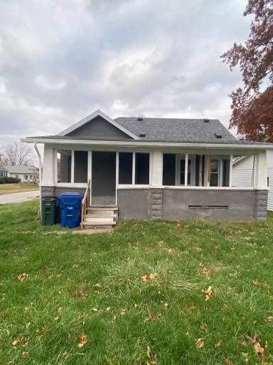 Main picture of 2715 Carey Ave