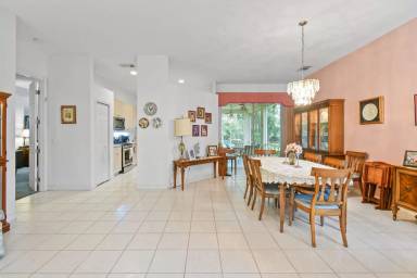 Main picture of 715 SW Saint Vincent Cv