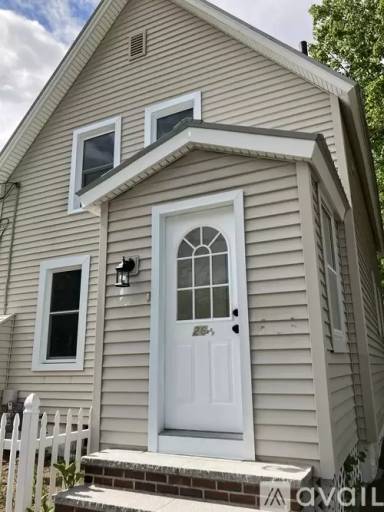 Main picture of 26 Penacook St