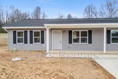 Main picture of 15 Cottage Ct