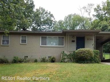 Main picture of 3729 Loch Ln