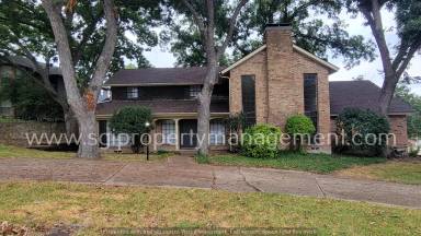 Main picture of 203 Woodpark Ln