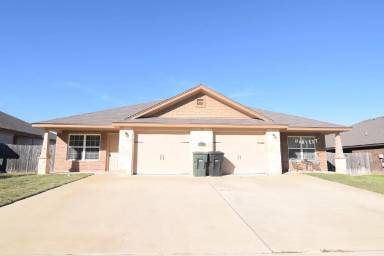 Main picture of 608 Paseo del Plata