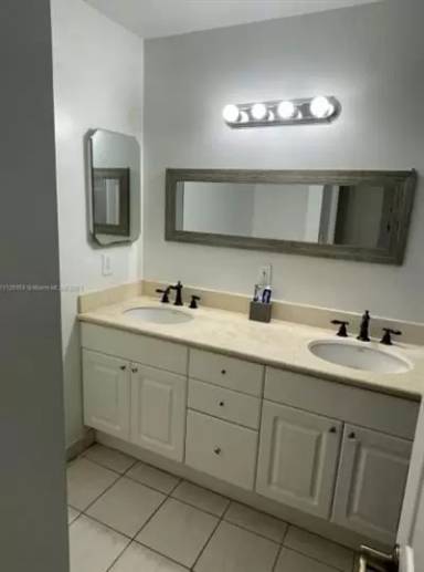 Main picture of 2771 Treasure Cove Cir