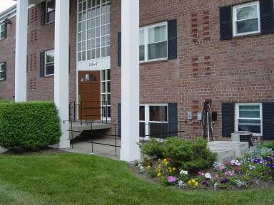 Main picture of 120-4 Washington St NE