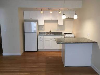 Main picture of 1639 N Farwell Ave
