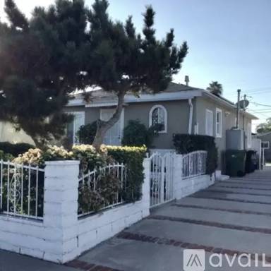 Main picture of 5120 W 135th St
