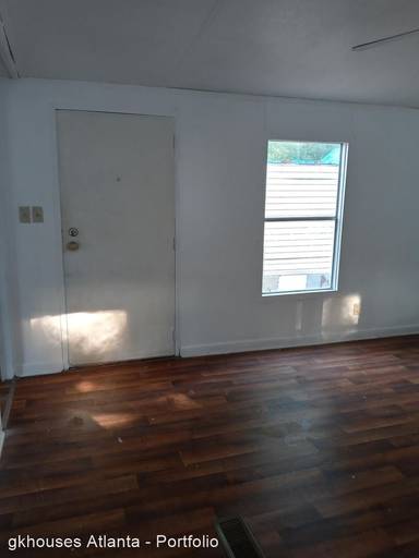 Main picture of 2520 Jonesboro Rd SE