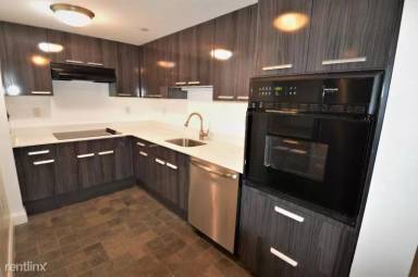 Main picture of 457 Centre St