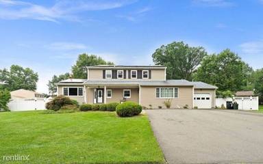 Main picture of 84 Robin Dr