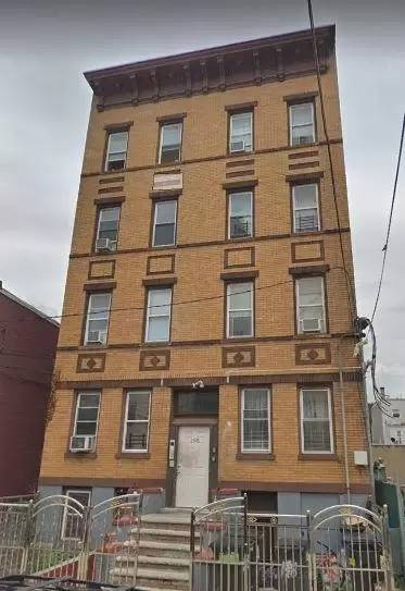 Main picture of 198 Delaware Ave