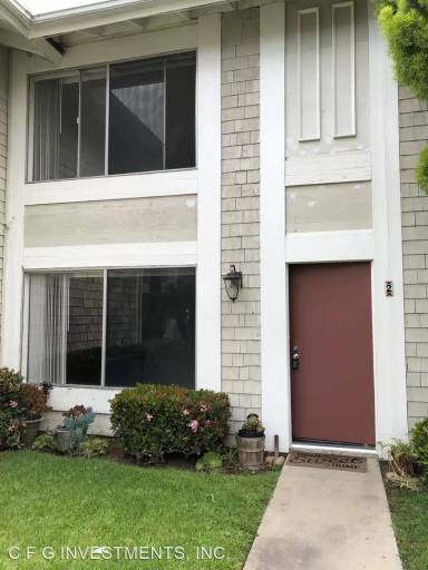 Main picture of 33568 Blue Lantern St