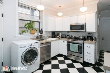 Main picture of 1938 W Berenice Ave