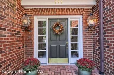 Main picture of 229 Woodmere Dr