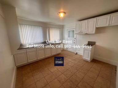 Main picture of 1205 Tamarind Ave