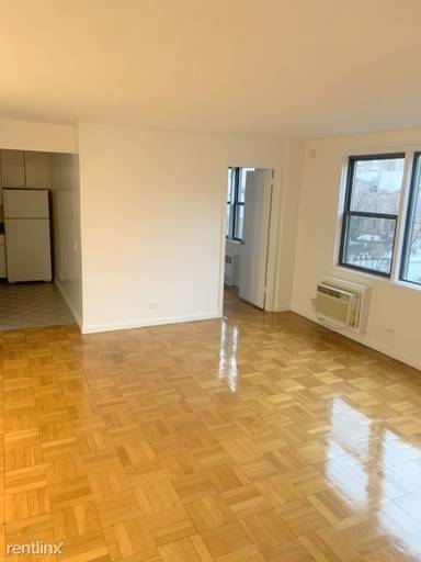 Main picture of 150 E 18th St Apartments