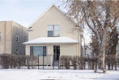 Main picture of 711 N 31st St