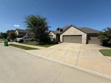 Main picture of 1909 Angus Dr