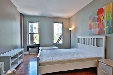 Main picture of 25 Clinton St