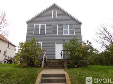 Main picture of 1213 E 13th St