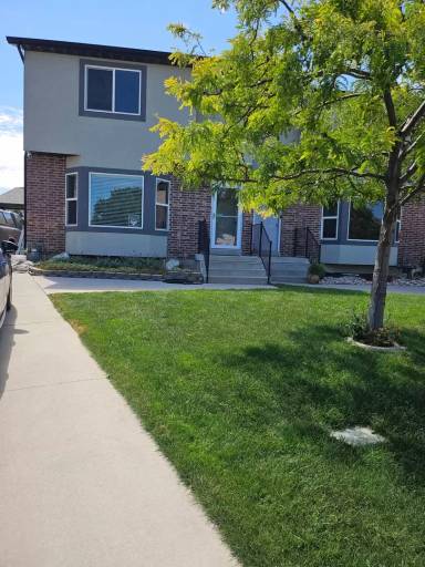 Main picture of 1023 W 720 N