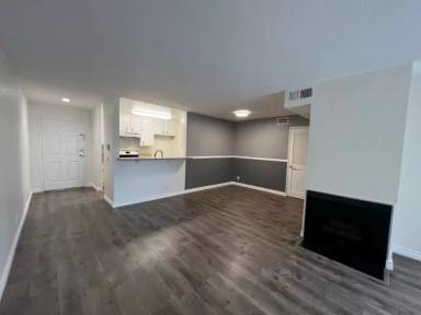 Main picture of 14615 Burbank Blvd