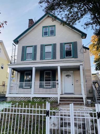 Main picture of 744 Highland Ave
