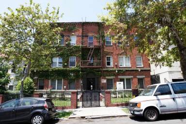 Main picture of 205 N Kenmore Ave